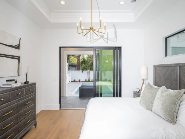 Luxury Sarasota Vacation Home with Pool & Guest House