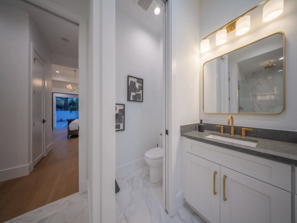 Luxury Sarasota Vacation Home with Pool & Guest House