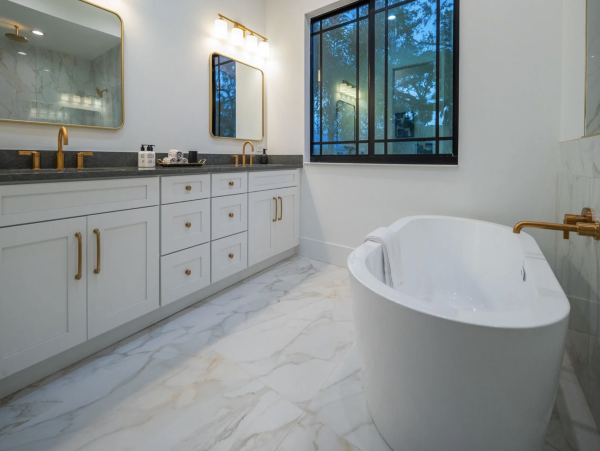 Luxury Sarasota Vacation Home with Pool & Guest House