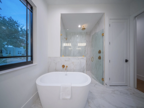 Luxury Sarasota Vacation Home with Pool & Guest House