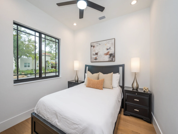 Luxury Sarasota Vacation Home with Pool & Guest House