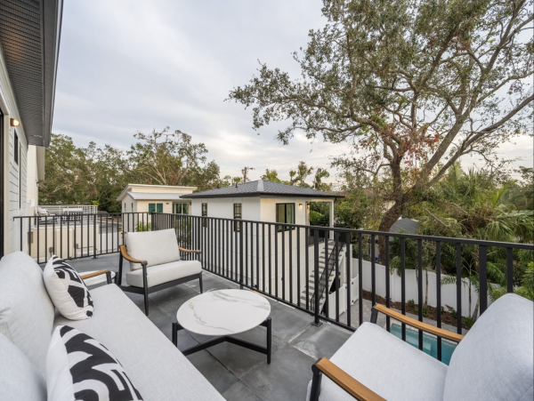Luxury Sarasota Vacation Home with Pool & Guest House