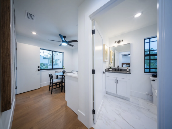 Luxury Sarasota Vacation Home with Pool & Guest House