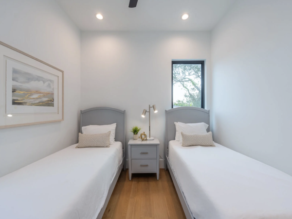 Luxury Sarasota Vacation Home with Pool & Guest House
