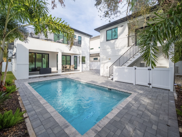 Luxury Sarasota Vacation Home with Pool & Guest House