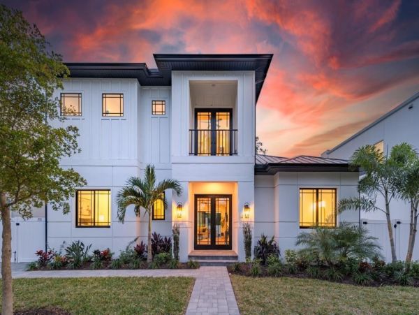Luxury Sarasota Vacation Home with Pool & Guest House