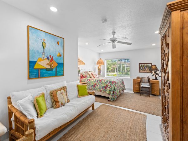 Longboat Key Elegant Waterfront Retreat with Private Dock & Pool