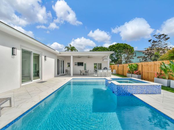 Delray Beach Beautiful Five Bedroom Vacation Home with Pool 5 Bedroom