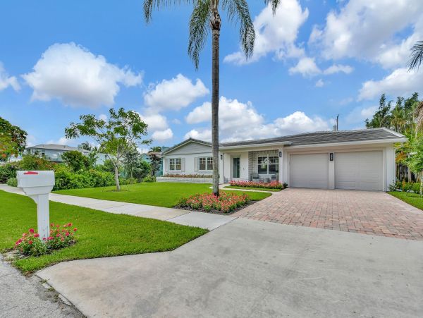 Delray Beach Beautiful Five Bedroom Vacation Home with Pool 5 Bedroom