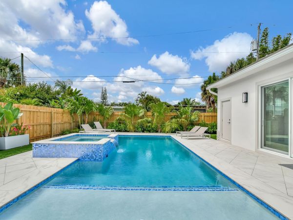 Delray Beach Beautiful Five Bedroom Vacation Home with Pool 5 Bedroom