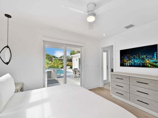 Delray Beach Beautiful Five Bedroom Vacation Home with Pool 5 Bedroom