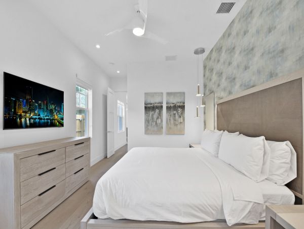 Delray Beach Beautiful Five Bedroom Vacation Home with Pool 5 Bedroom