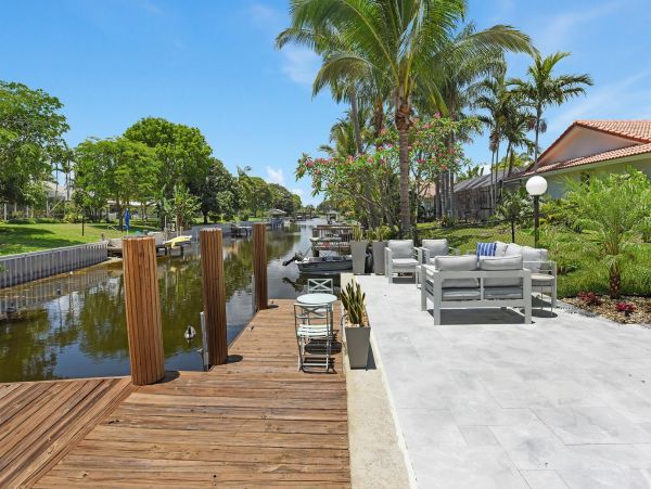 Boca Raton Lakeside Five Bedroom Upscale Vacation Rental Home