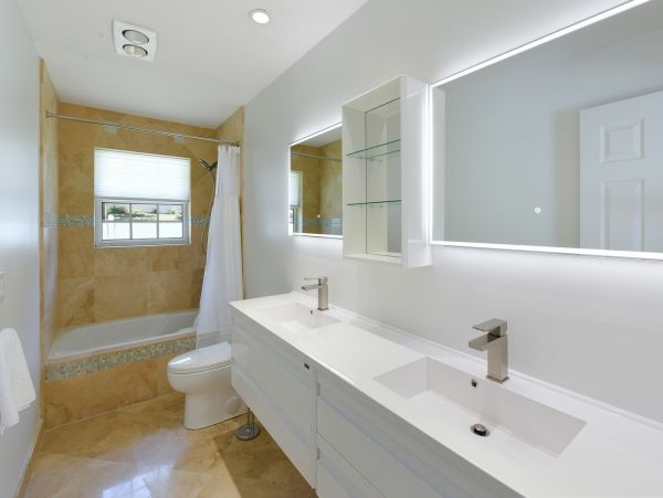 Boca Raton Lakeside Five Bedroom Upscale Vacation Rental Home