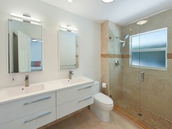 Boca Raton Lakeside Five Bedroom Upscale Vacation Rental Home