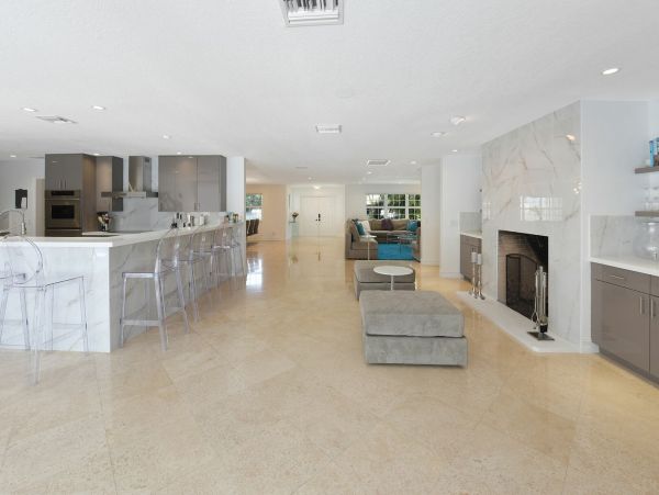 Boca Raton Lakeside Five Bedroom Upscale Vacation Rental Home