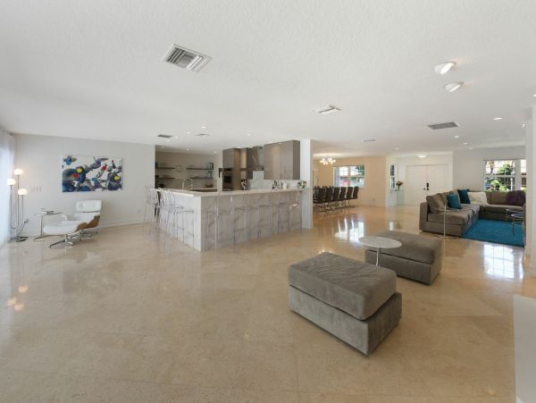 Boca Raton Lakeside Five Bedroom Upscale Vacation Rental Home