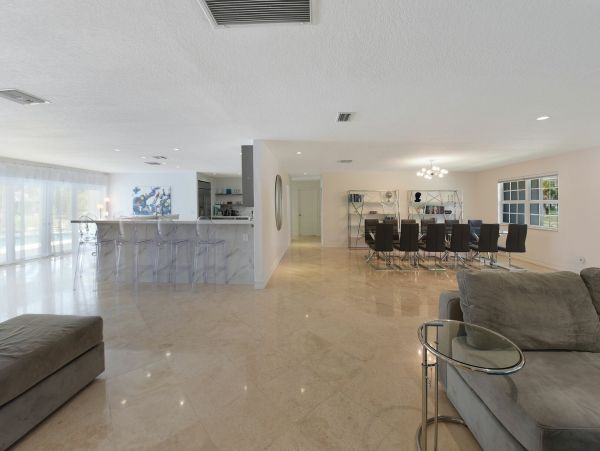 Boca Raton Lakeside Five Bedroom Upscale Vacation Rental Home