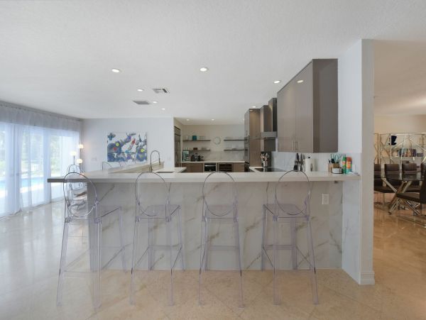 Boca Raton Lakeside Five Bedroom Upscale Vacation Rental Home
