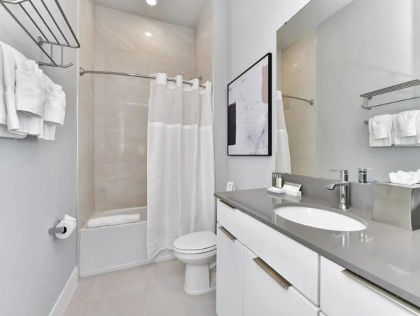 Orlando Four Bedroom Luxury Vacation Residence