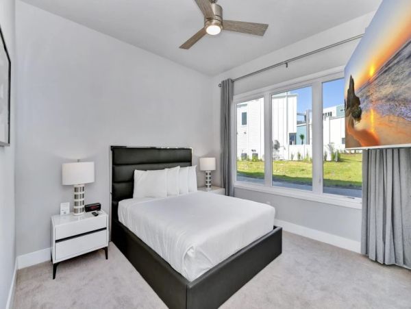 Orlando Four Bedroom Luxury Vacation Residence
