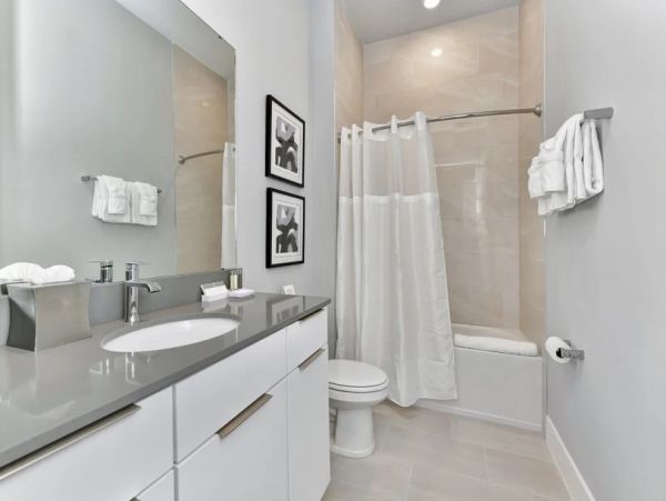 Orlando Four Bedroom Luxury Vacation Residence