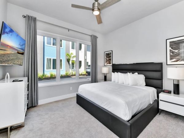 Orlando Four Bedroom Luxury Vacation Residence
