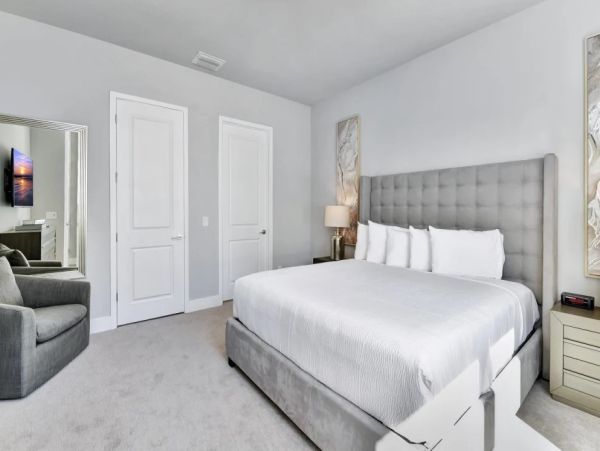 Orlando Four Bedroom Luxury Vacation Residence