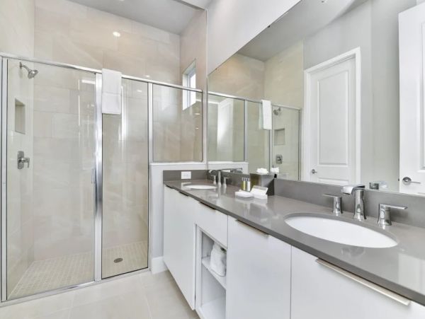 Orlando Four Bedroom Luxury Vacation Residence