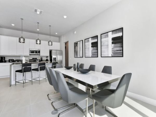 Orlando Four Bedroom Luxury Vacation Residence