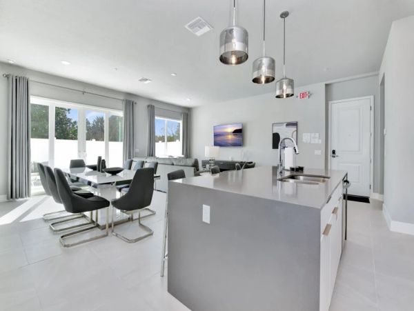 Orlando Four Bedroom Luxury Vacation Residence