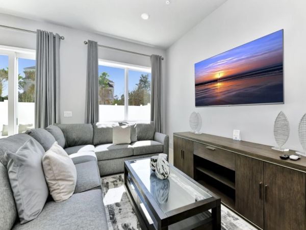 Orlando Four Bedroom Luxury Vacation Residence