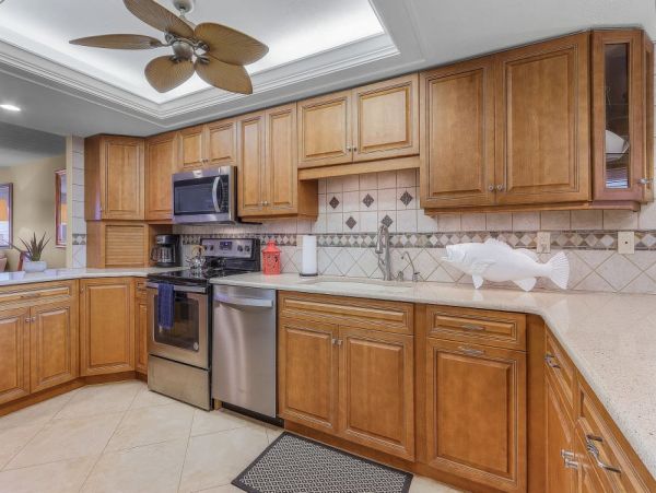 Cape Coral Beautifully Appointed 2-Bedroom Condo