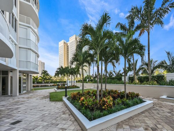 Private Beachfront Dining Exclusive Naples Three Bedroom