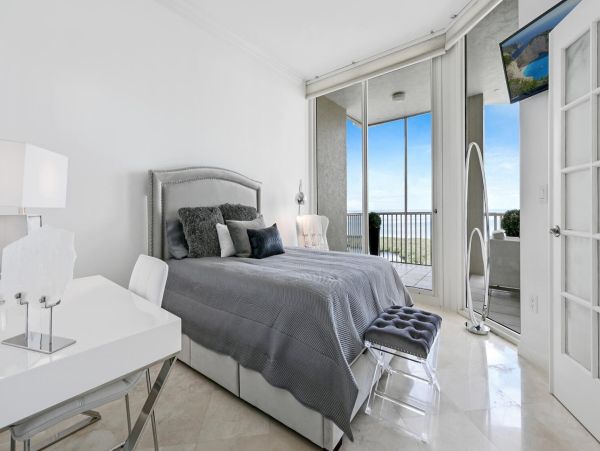 Private Beachfront Dining Exclusive Naples Three Bedroom