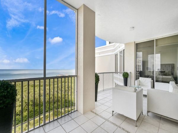 Private Beachfront Dining Exclusive Naples Three Bedroom