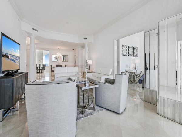 Private Beachfront Dining Exclusive Naples Three Bedroom