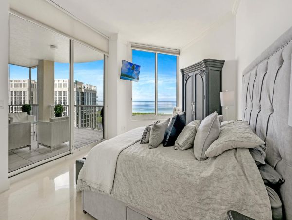 Private Beachfront Dining Exclusive Naples Three Bedroom