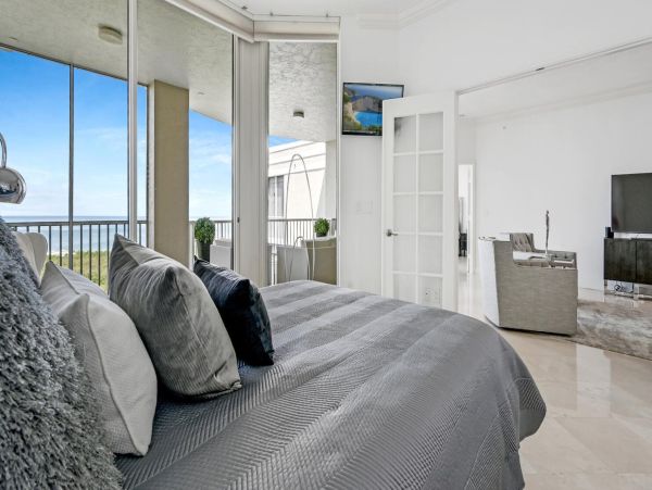 Private Beachfront Dining Exclusive Naples Three Bedroom