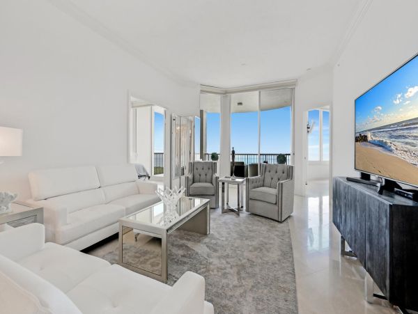 Private Beachfront Dining Exclusive Naples Three Bedroom