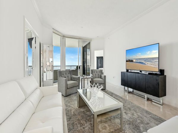 Private Beachfront Dining Exclusive Naples Three Bedroom