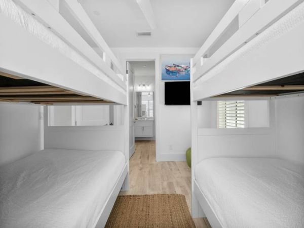 Beachfront 10-Bedroom Vacation Rentals  with Private Pools in Panama City Beach