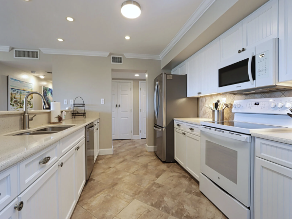Beachfront Elegance on Sanibel Island - 3 BR Condo with Gulf Views