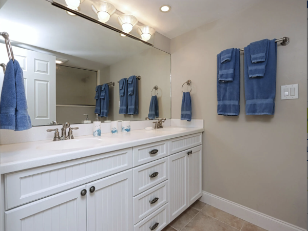 Beachfront Elegance on Sanibel Island - 3 BR Condo with Gulf Views