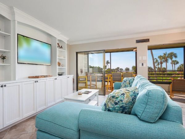 Beachfront Elegance on Sanibel Island - 3 BR Condo with Gulf Views