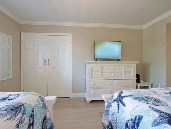 Beachfront Elegance on Sanibel Island - 3 BR Condo with Gulf Views