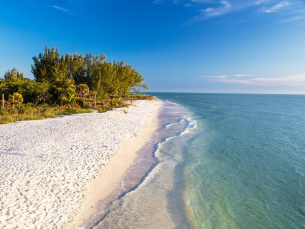 Beachfront Elegance on Sanibel Island - 3 BR Condo with Gulf Views