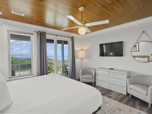 Elegant Beachfront Escape with Private Pool & Gulf Views in St. George Island Hot Tub Beach