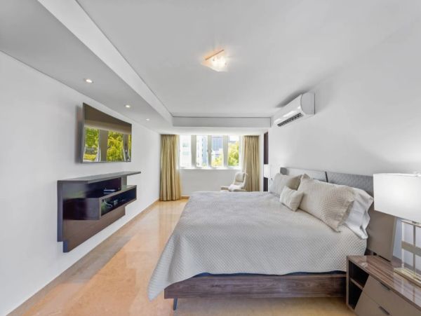 Puerto Rico Stylish Four Bedroom Vacation Rental Walk to Beach