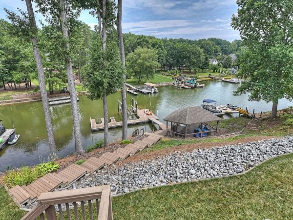 Lake Norman Home 1093979